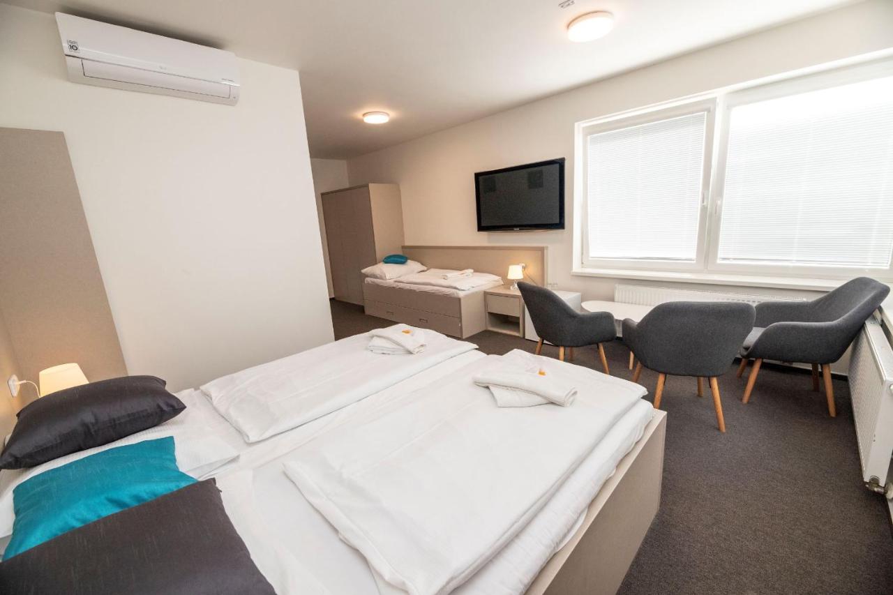 Hotel Rakovec Brno Extérieur photo