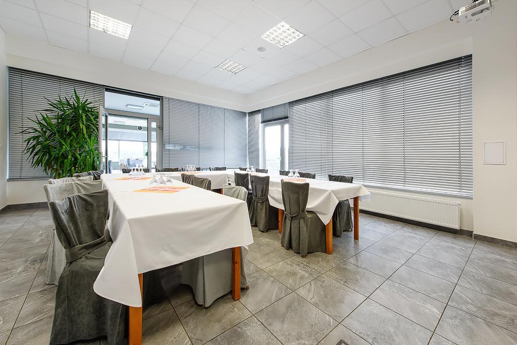 Hotel Rakovec Brno Extérieur photo
