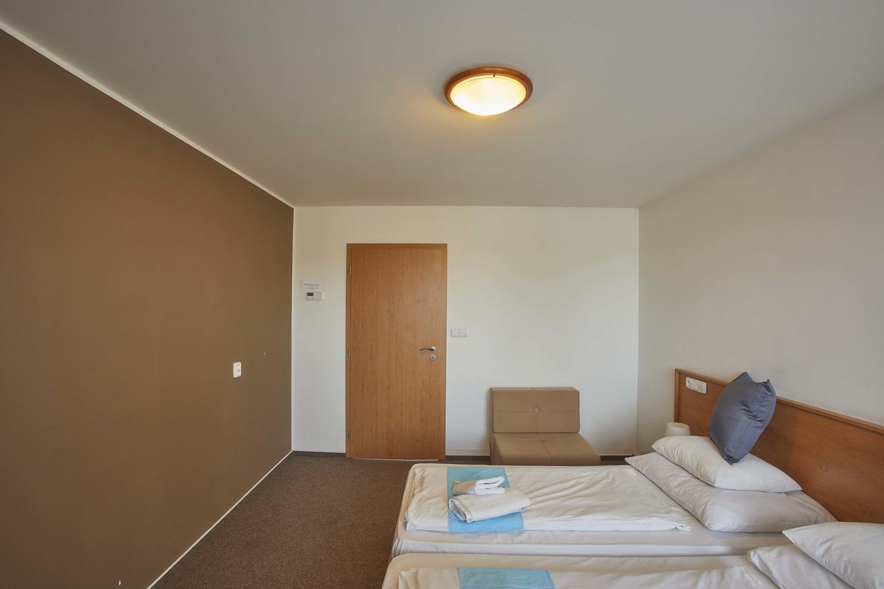 Hotel Rakovec Brno Extérieur photo