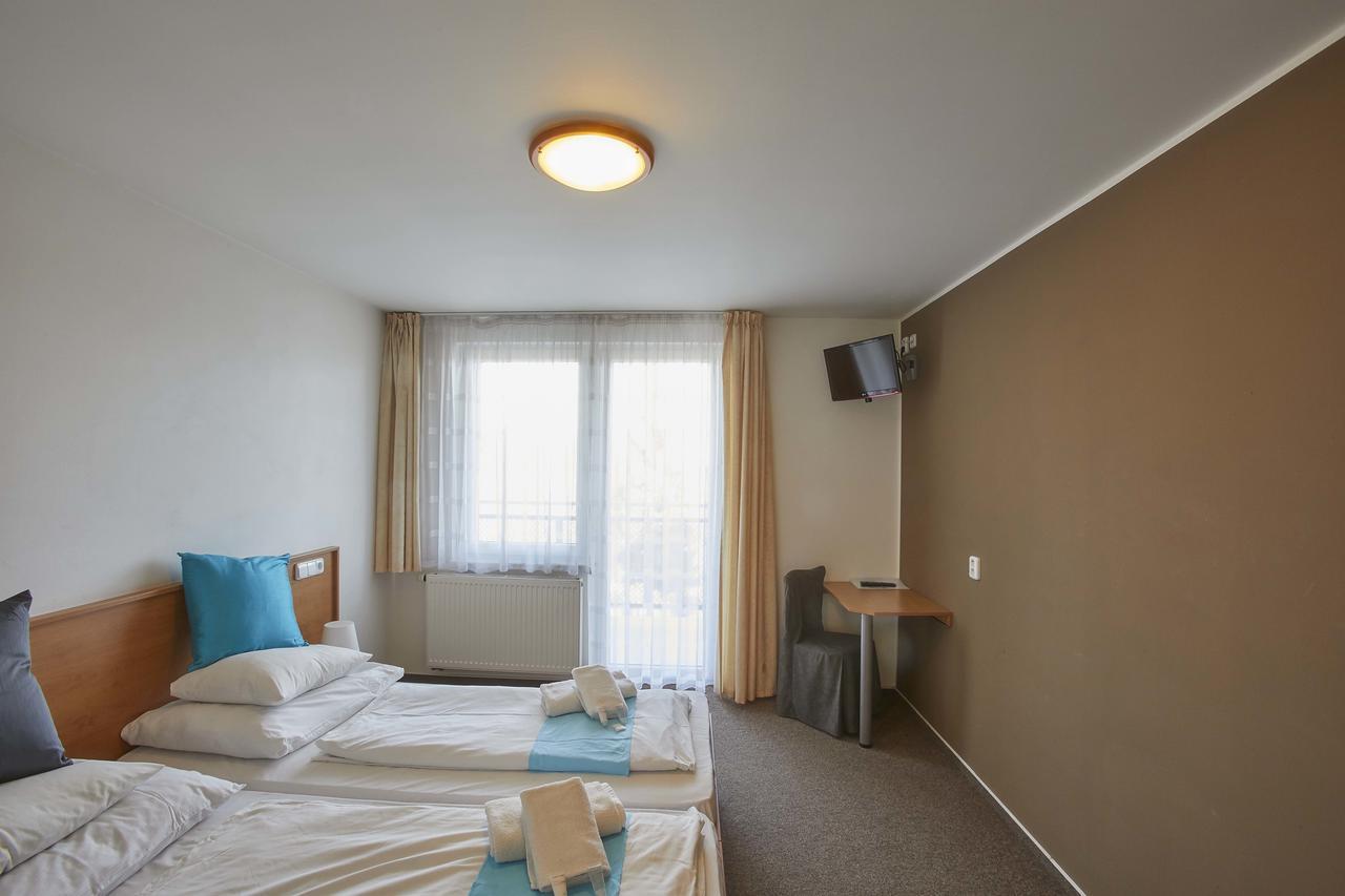 Hotel Rakovec Brno Extérieur photo